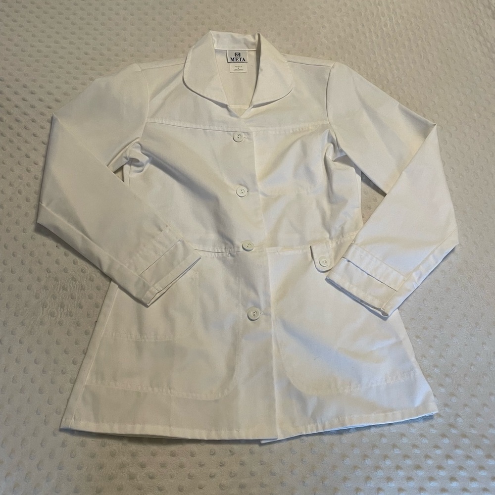 Meta white lab coat size 2